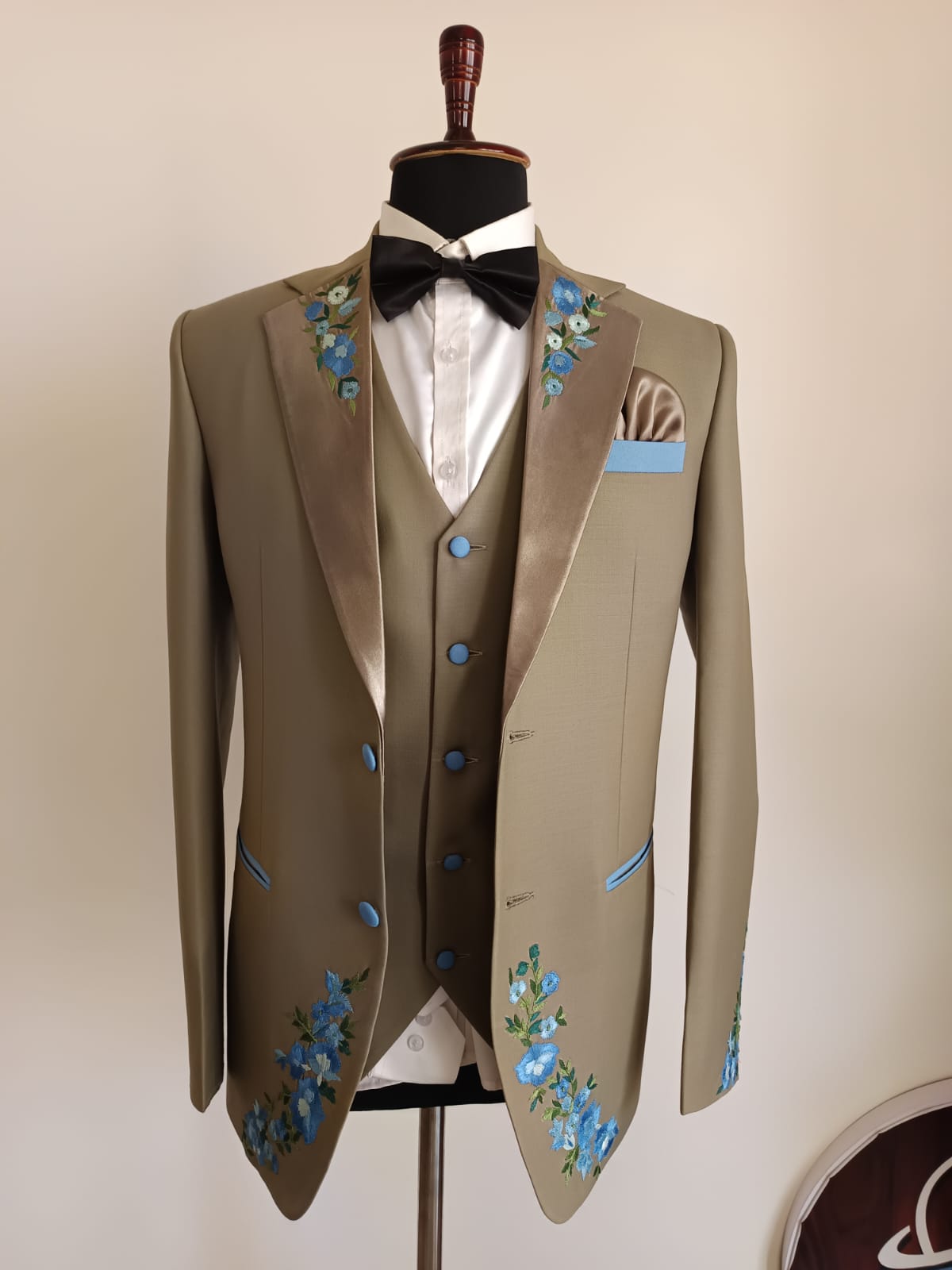 Hand Work Embroidery 3 Piece Suits, Designer Wedding, Dinner Party Wear Suits